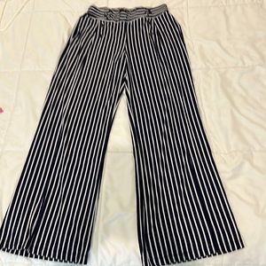 Robert Louis Blue & White Striped Pants with Accent Buttons Size M